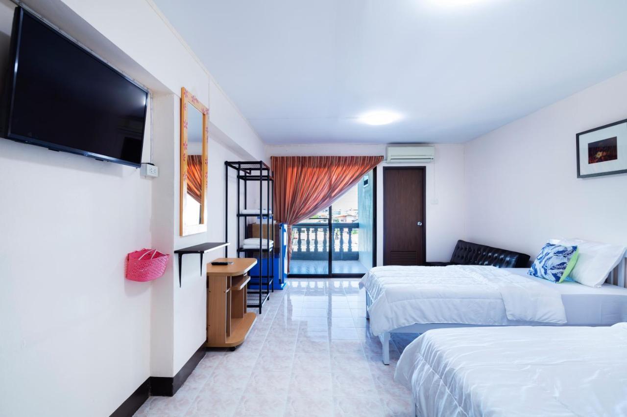 Penyos Suite Bangkok Exterior photo
